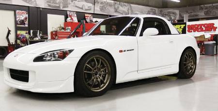 Öhlins gets a stunning review of its automotive Road&Track suspension in Modified magazine